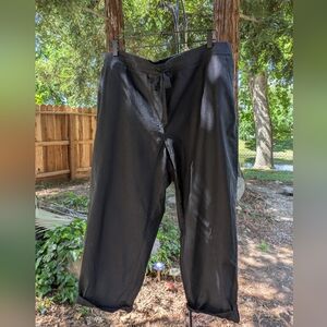 Women's Black Crop Pants With Elastic Waist